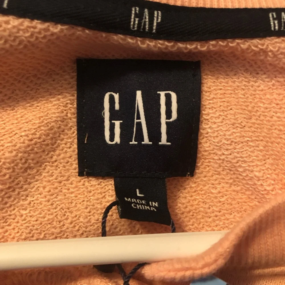 Gap Women’s Pullover Henley Sweatshirt NWT - Picture 2 of 5
